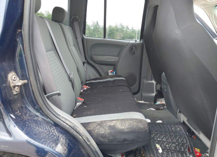 Photo 8 of 2007 Jeep Liberty SPORT (VIN 1J4GL48K67W504881)