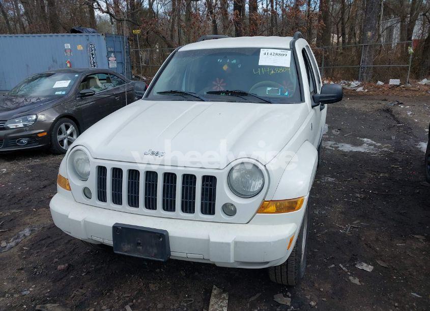 Photo 6 of 2007 Jeep Liberty SPORT (VIN 1J4GL48K67W701145)