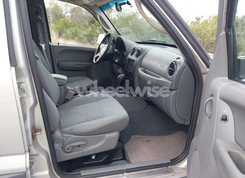 Photo 5 of 2007 Jeep Liberty SPORT (VIN 1J4GL48K67W712520)