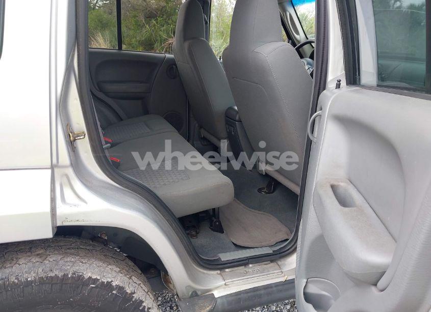 Photo 8 of 2007 Jeep Liberty SPORT (VIN 1J4GL48K67W712520)