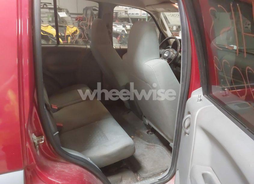 Photo 8 of 2005 Jeep Liberty SPORT (VIN 1J4GL48K75W706173)