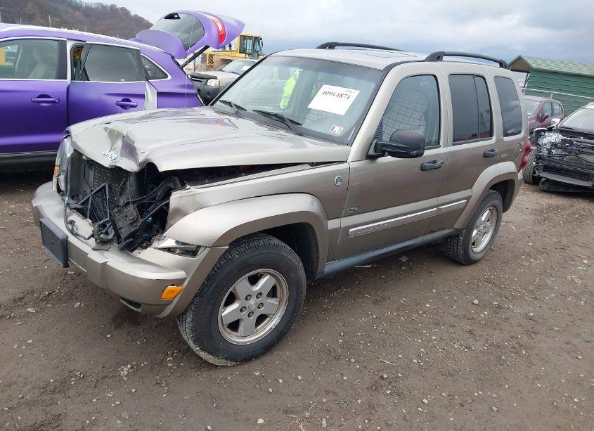 Photo 2 of 2006 Jeep Liberty SPORT (VIN 1J4GL48K76W247308)