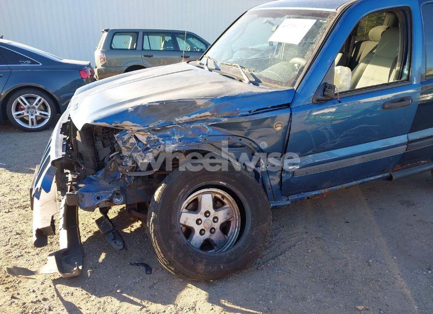 Photo 6 of 2005 Jeep Liberty SPORT (VIN 1J4GL48K95W531232)