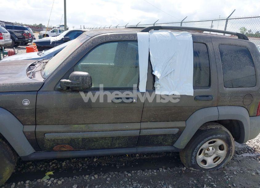 Photo 12 of 2005 Jeep Liberty SPORT (VIN 1J4GL48K95W658899)