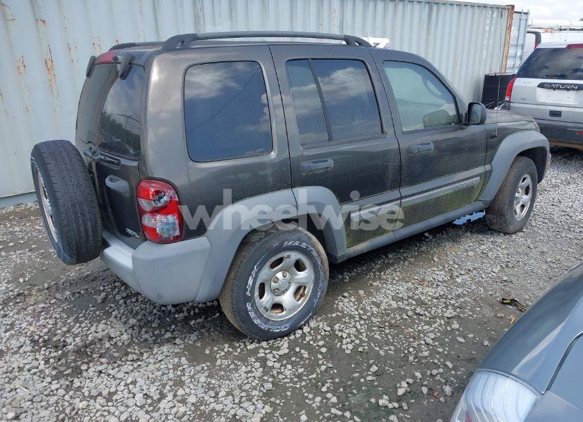 Photo 4 of 2005 Jeep Liberty SPORT (VIN 1J4GL48K95W658899)