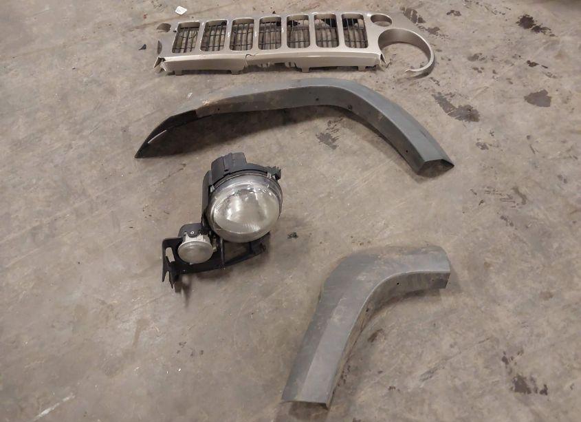 Photo 12 of 2005 Jeep Liberty SPORT (VIN 1J4GL48K95W659759)