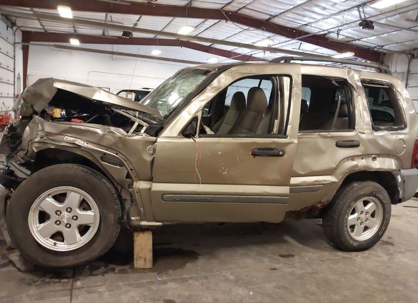 Photo 18 of 2005 Jeep Liberty SPORT (VIN 1J4GL48K95W659759)