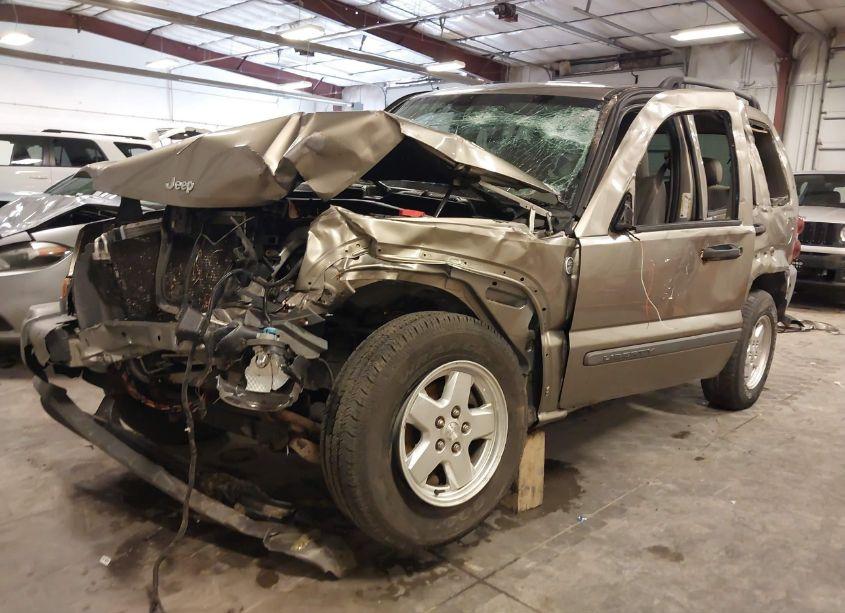 Photo 2 of 2005 Jeep Liberty SPORT (VIN 1J4GL48K95W659759)