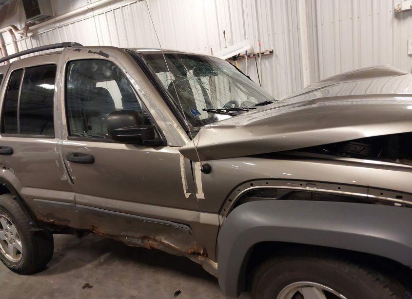 Photo 20 of 2005 Jeep Liberty SPORT (VIN 1J4GL48K95W659759)