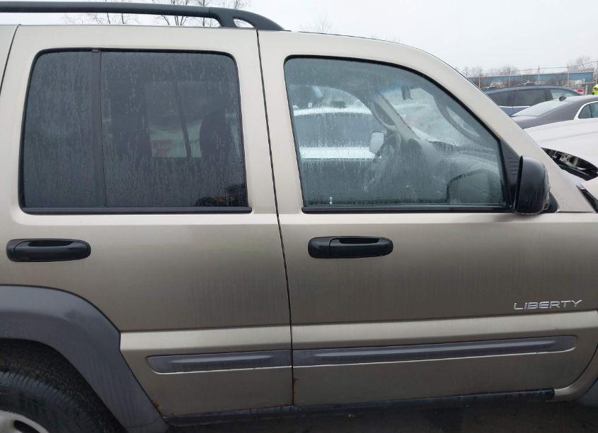 Photo 12 of 2004 Jeep Liberty SPORT (VIN 1J4GL48KX4W161889)