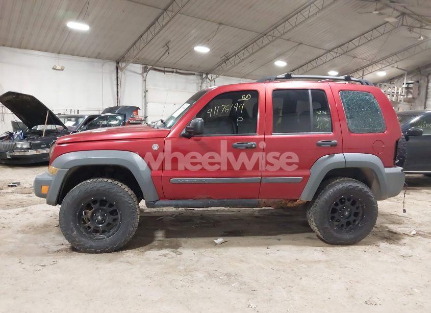 Photo 14 of 2005 Jeep Liberty SPORT (VIN 1J4GL48KX5W645594)