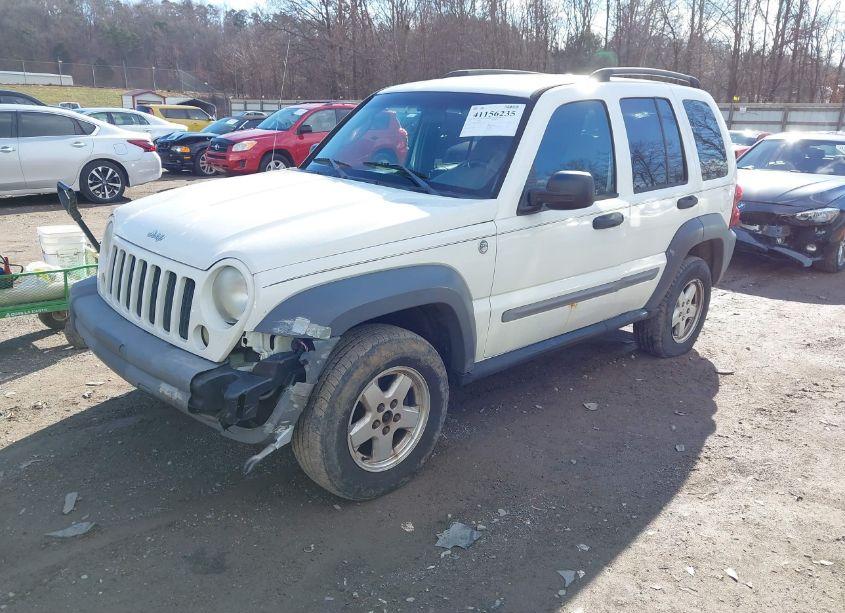 Photo 2 of 2005 Jeep Liberty SPORT (VIN 1J4GL48KX5W659723)