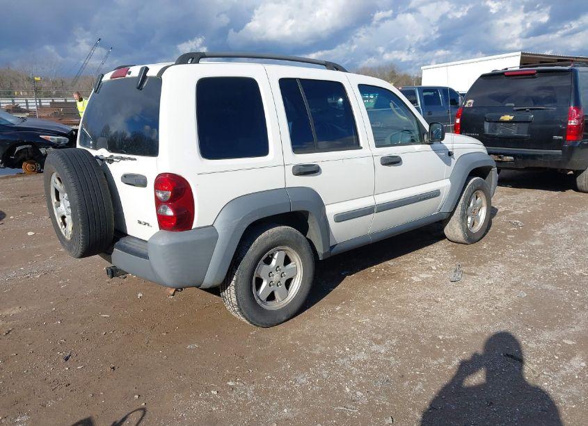 Photo 4 of 2005 Jeep Liberty SPORT (VIN 1J4GL48KX5W659723)
