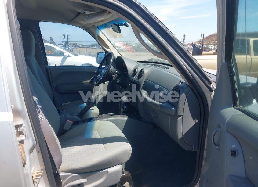 Photo 5 of 2007 Jeep Liberty SPORT (VIN 1J4GL48KX7W513695)