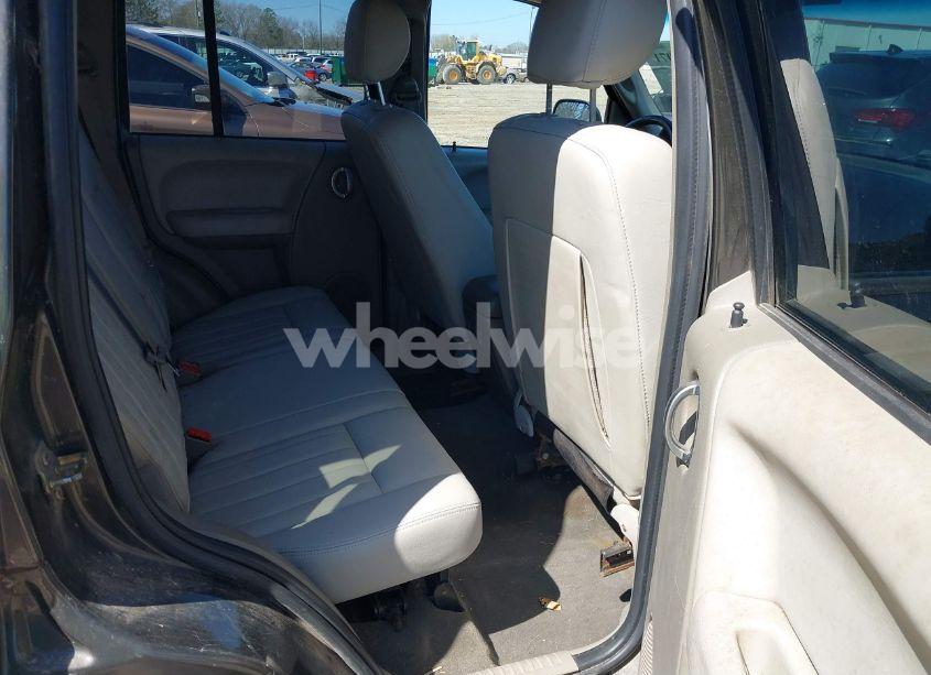 Photo 8 of 2006 Jeep Liberty LIMITED EDITION (VIN 1J4GL58516W132963)