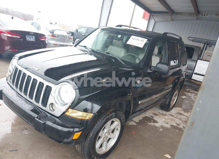 Photo 2 of 2005 Jeep Liberty LIMITED (VIN 1J4GL58K05W715951)