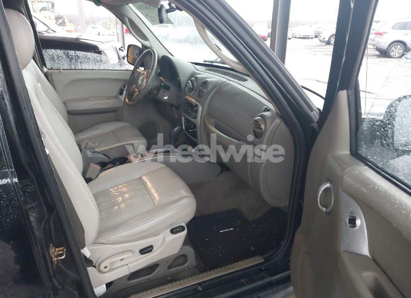 Photo 5 of 2005 Jeep Liberty LIMITED (VIN 1J4GL58K05W715951)