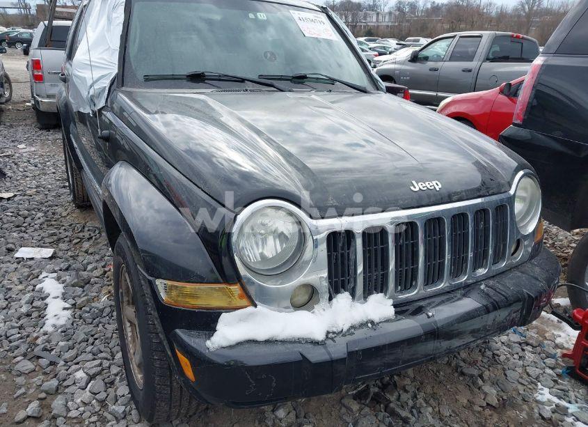 Photo 6 of 2005 Jeep Liberty LIMITED (VIN 1J4GL58K05W715951)