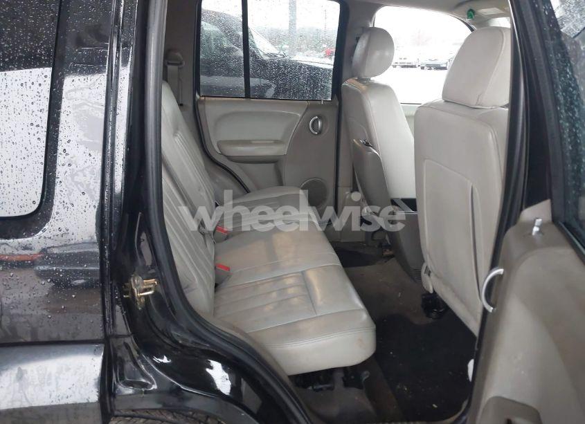 Photo 8 of 2005 Jeep Liberty LIMITED (VIN 1J4GL58K05W715951)