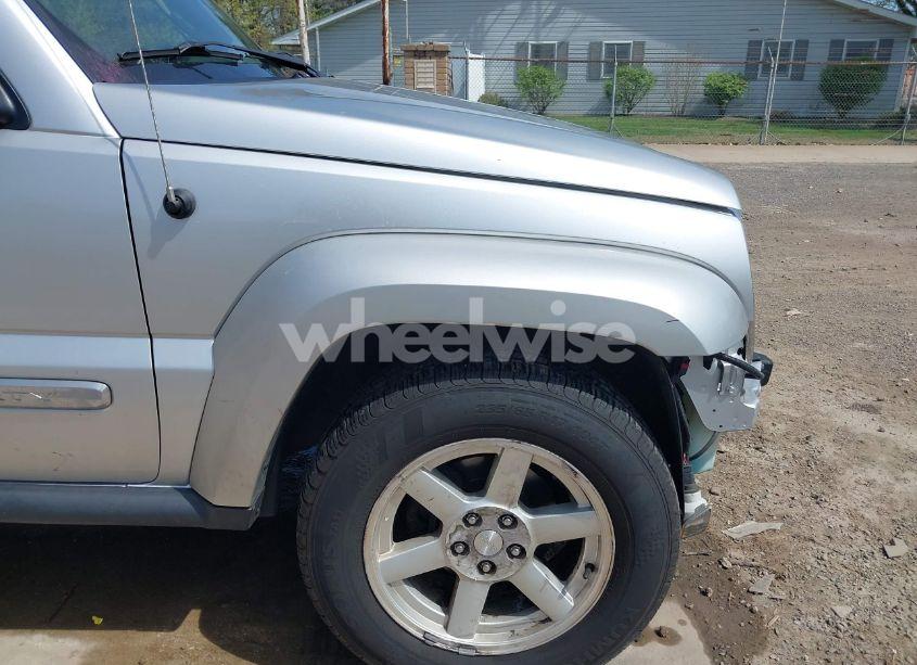 Photo 18 of 2005 Jeep Liberty LIMITED EDITION (VIN 1J4GL58K05W726738)