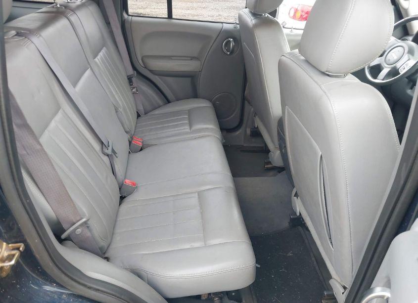 Photo 8 of 2005 Jeep Liberty LIMITED EDITION (VIN 1J4GL58K15W518044)