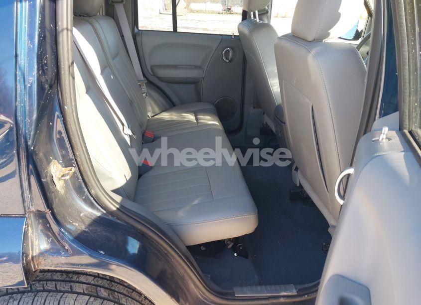 Photo 8 of 2005 Jeep Liberty LIMITED EDITION (VIN 1J4GL58K15W606205)