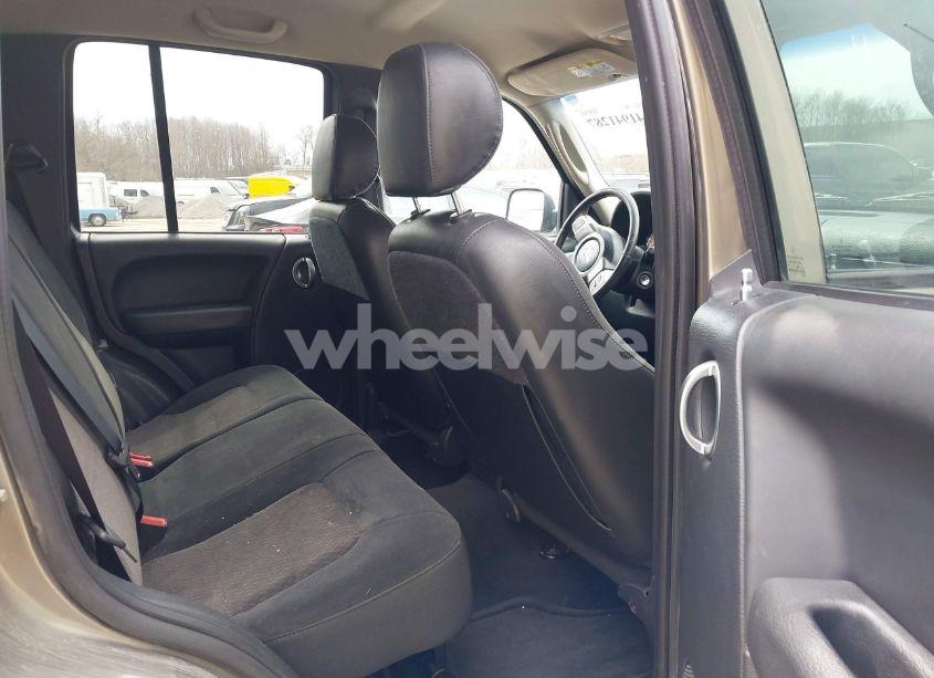 Photo 8 of 2004 Jeep Liberty LIMITED EDITION (VIN 1J4GL58K34W211893)