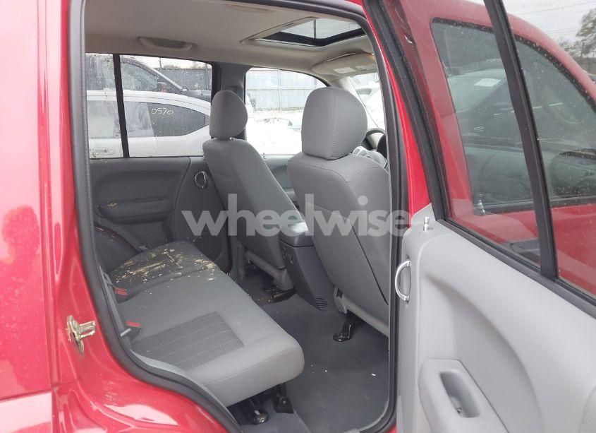 Photo 8 of 2005 Jeep Liberty LIMITED EDITION (VIN 1J4GL58K35W546850)