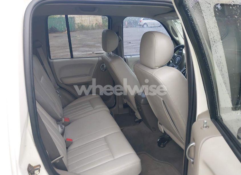 Photo 8 of 2005 Jeep Liberty LIMITED EDITION (VIN 1J4GL58K35W693637)