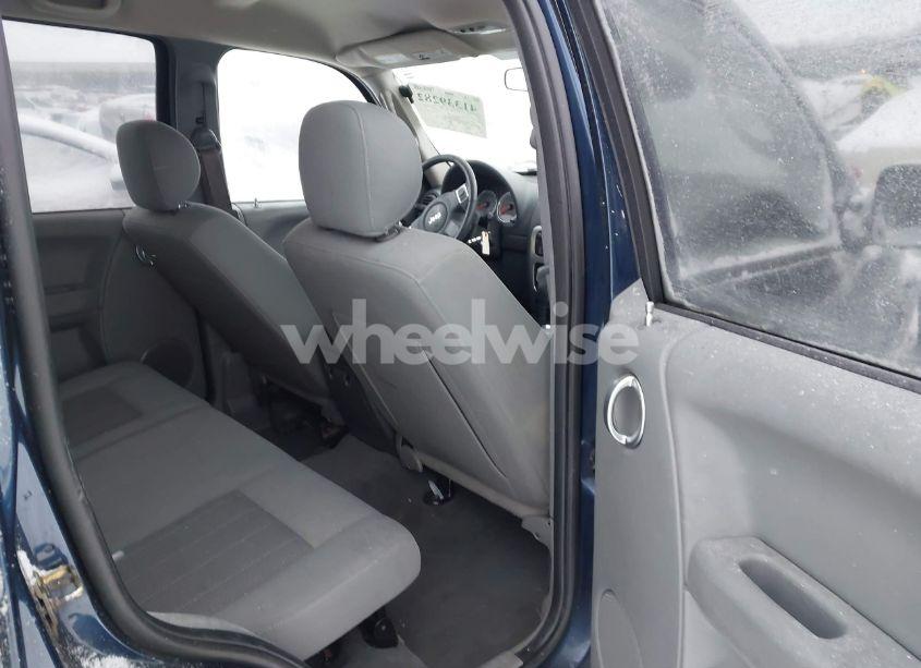 Photo 8 of 2005 Jeep Liberty LIMITED EDITION (VIN 1J4GL58K55W596309)