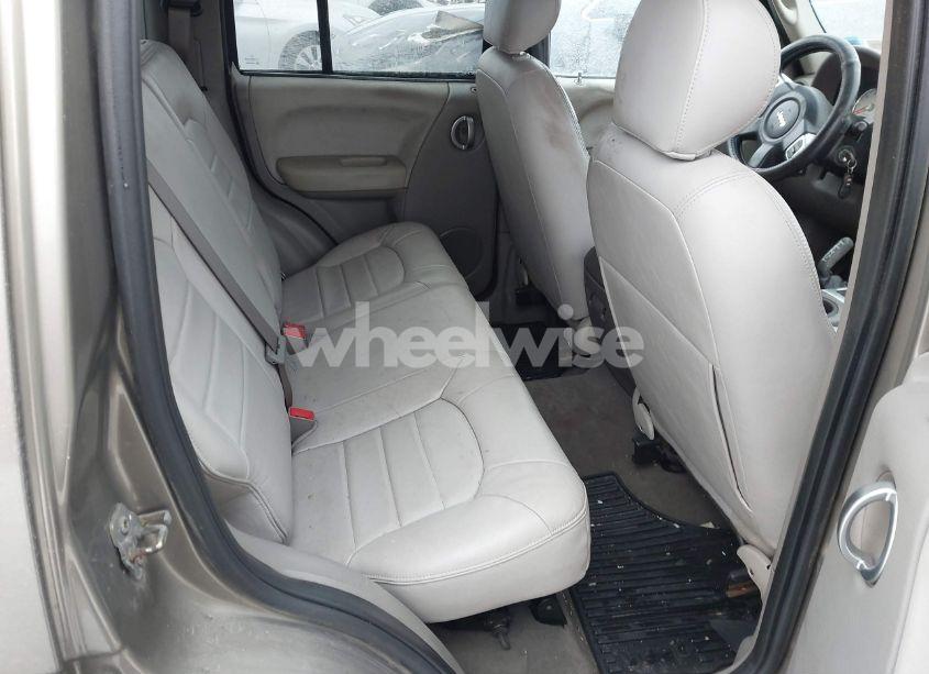 Photo 8 of 2004 Jeep Liberty LIMITED EDITION (VIN 1J4GL58K74W249983)