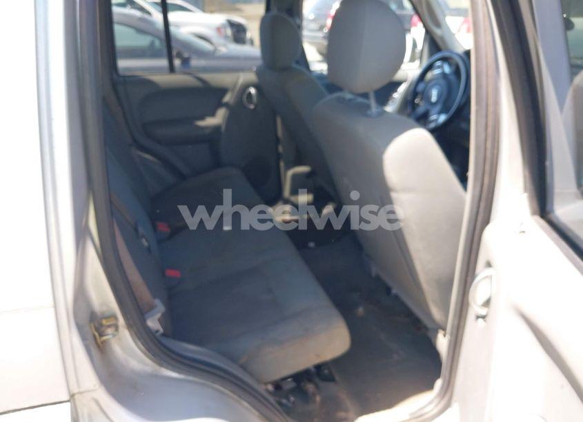 Photo 8 of 2005 Jeep Liberty LIMITED EDITION (VIN 1J4GL58K75W589331)