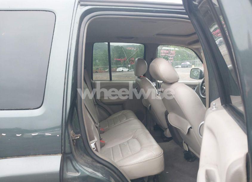 Photo 8 of 2002 Jeep Liberty LIMITED EDITION (VIN 1J4GL58K82W243574)