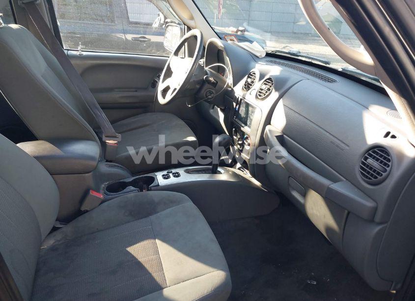 Photo 5 of 2005 Jeep Liberty LIMITED EDITION (VIN 1J4GL58KX5W668945)