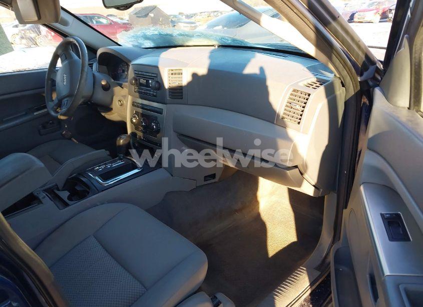 Photo 5 of 2005 Jeep Grand CHEROKEE LAREDO (VIN 1J4GR48K05C510351)