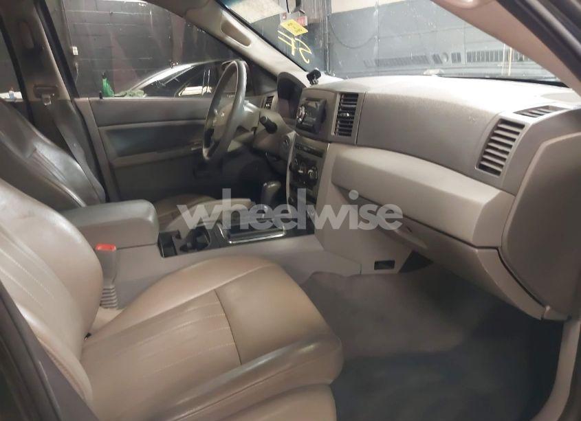 Photo 5 of 2005 Jeep Grand CHEROKEE LAREDO (VIN 1J4GR48K05C652585)