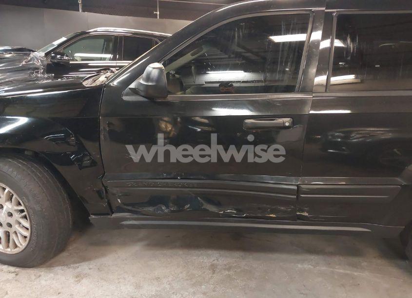 Photo 6 of 2005 Jeep Grand CHEROKEE LAREDO (VIN 1J4GR48K05C652585)