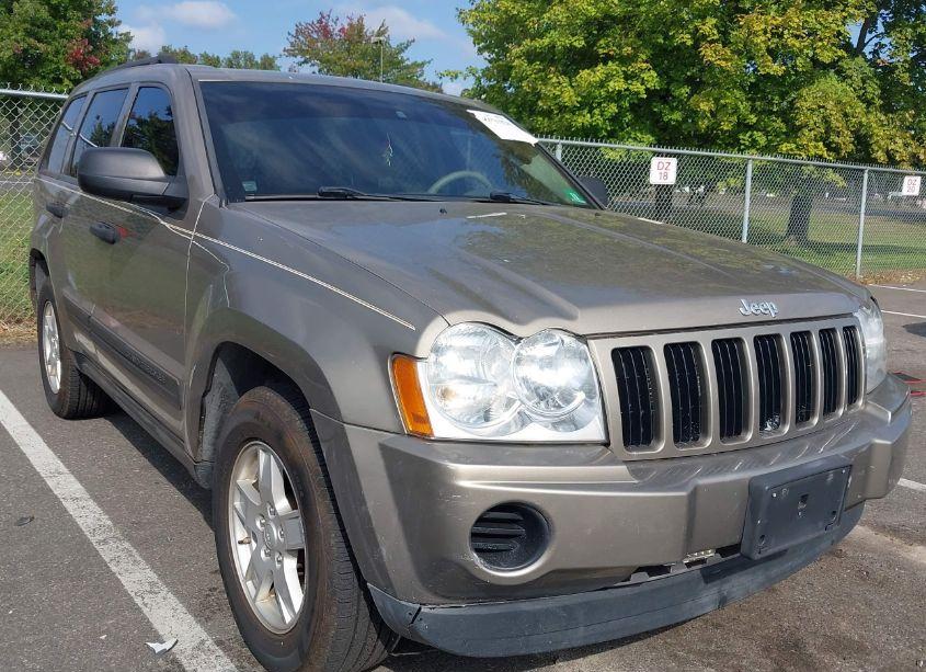 2005 Jeep Grand CHEROKEE LAREDO (VIN 1J4GR48K05C674957) main photo