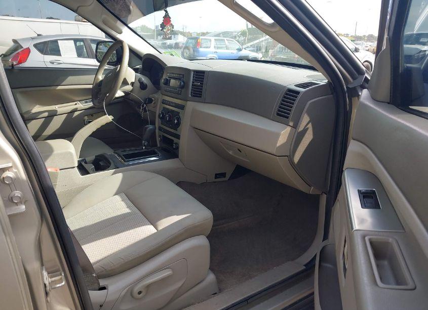 Photo 5 of 2005 Jeep Grand CHEROKEE LAREDO (VIN 1J4GR48K05C674957)