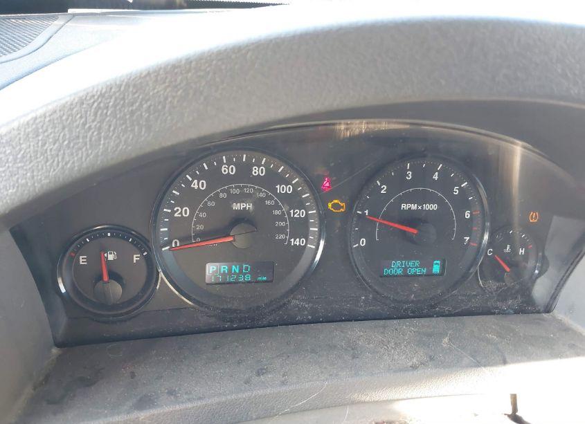 Photo 7 of 2005 Jeep Grand CHEROKEE LAREDO (VIN 1J4GR48K15C600074)