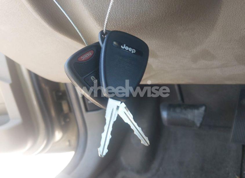 Photo 11 of 2005 Jeep Grand CHEROKEE LAREDO (VIN 1J4GR48K15C674899)