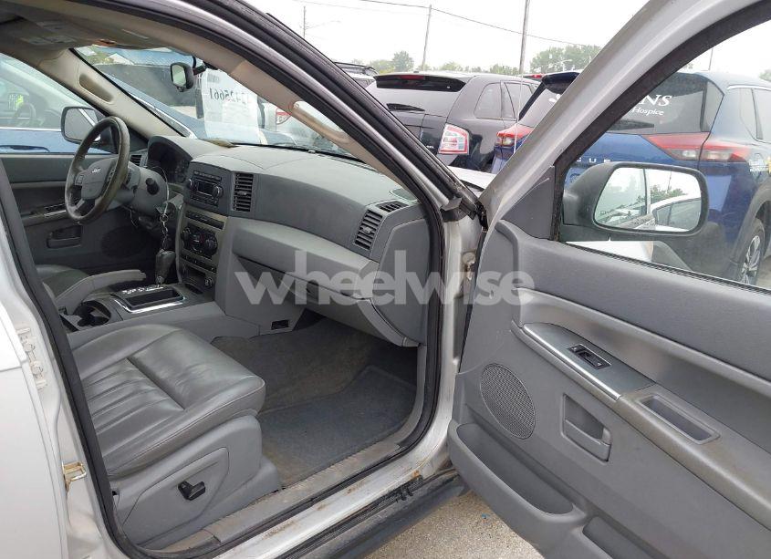 Photo 5 of 2006 Jeep Grand CHEROKEE LAREDO (VIN 1J4GR48K16C147236)