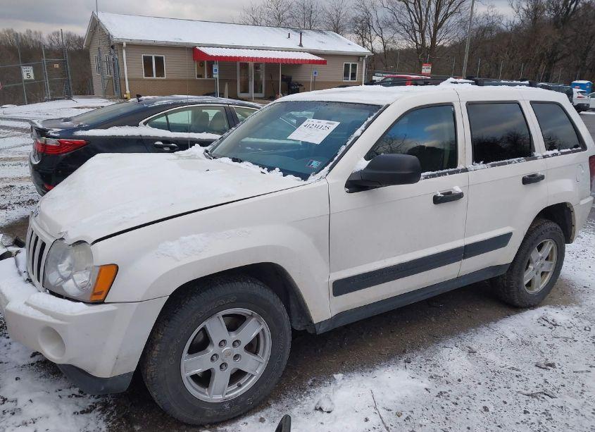 Photo 2 of 2005 Jeep Grand CHEROKEE LAREDO (VIN 1J4GR48K25C541665)