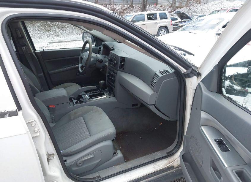 Photo 5 of 2005 Jeep Grand CHEROKEE LAREDO (VIN 1J4GR48K25C541665)