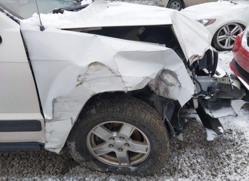 Photo 6 of 2005 Jeep Grand CHEROKEE LAREDO (VIN 1J4GR48K25C541665)