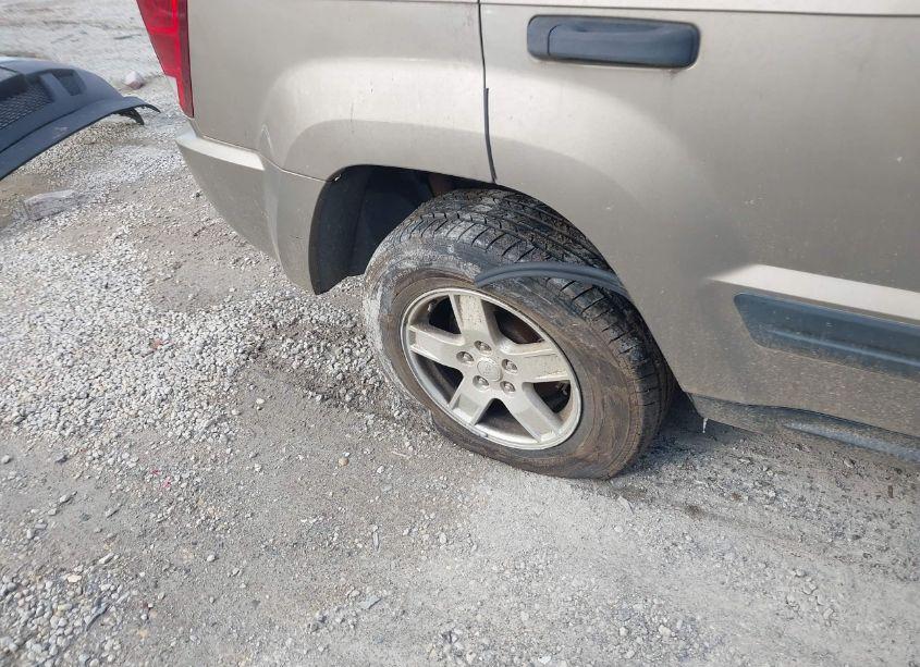 Photo 12 of 2005 Jeep Grand CHEROKEE LAREDO (VIN 1J4GR48K25C713550)