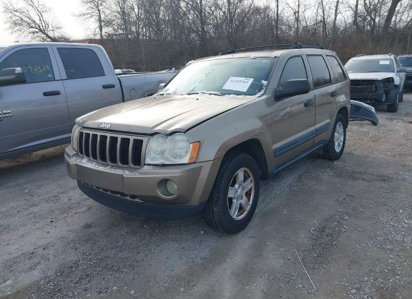 Photo 2 of 2005 Jeep Grand CHEROKEE LAREDO (VIN 1J4GR48K25C713550)