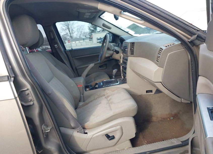 Photo 5 of 2005 Jeep Grand CHEROKEE LAREDO (VIN 1J4GR48K25C713550)