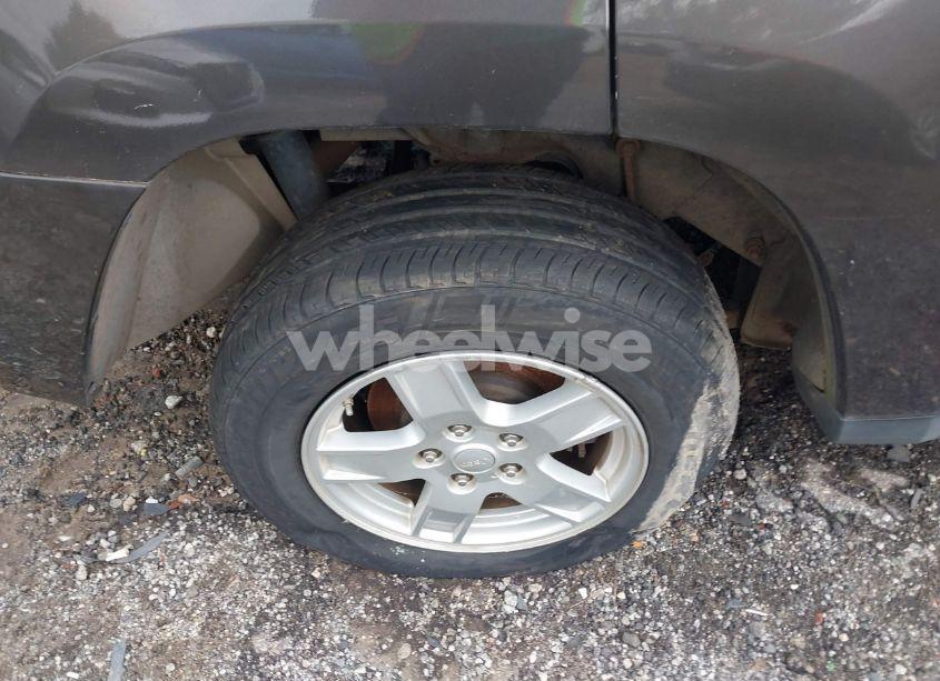 Photo 6 of 2005 Jeep Grand CHEROKEE LAREDO (VIN 1J4GR48K35C713606)