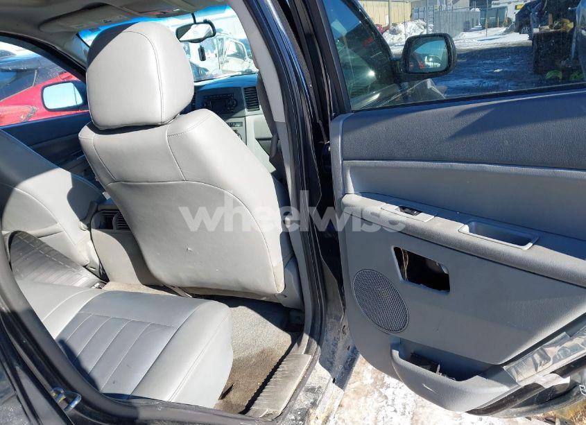 Photo 8 of 2005 Jeep Grand CHEROKEE LAREDO (VIN 1J4GR48K45C646661)